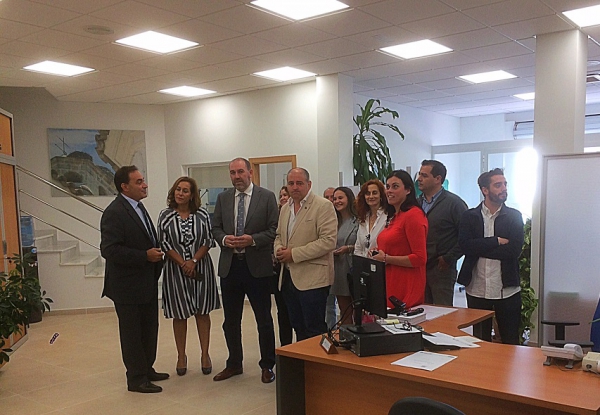 Romero y Solís inauguran de manera oficial la nueva oficina de del Servicio de Recaudación de la Diputación en Los Barrios