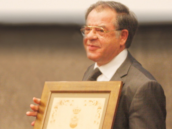 El alcalde se congratula de la decisión de la Junta de conceder la Medalla de Oro de Andalucía al empresario linense Miguel Rodríguez