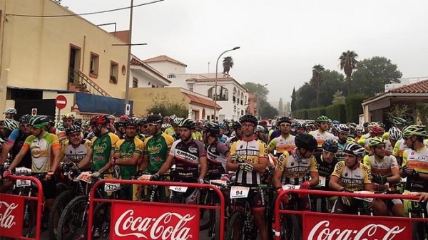 Más de 250 ciclistas disputan este sábado en Los Barrios la Maratón MTB Sierra Montecoche 2017