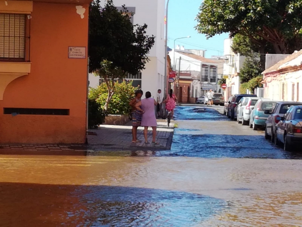 El Ayuntamiento solicita a Arcgisa un informe sobre un vertido a la playa de Levante