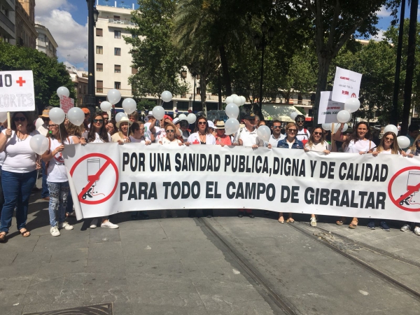 La Plataforma  de Afectados en Defensa de la Sanidad Pública  llevó la reivindicaciones del Campo de Gibraltar a la multitudinaria manifestación por la Sanidad Pública en Sevilla.