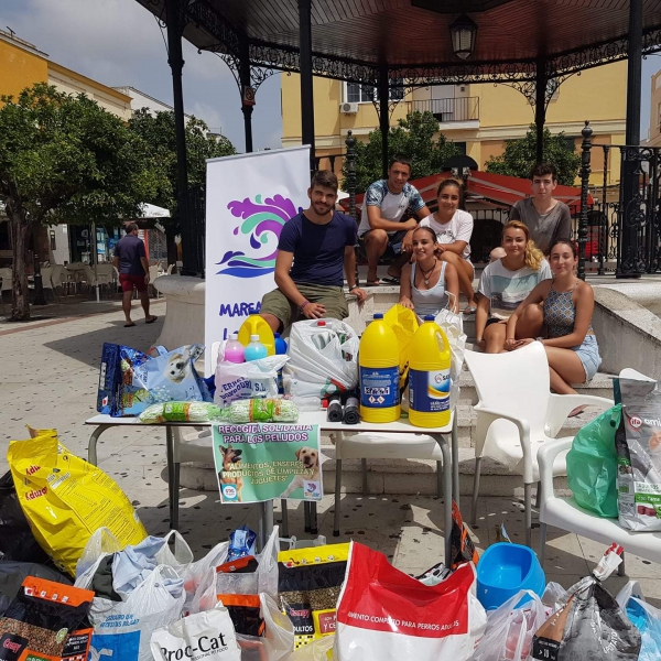 Marea Joven iniciará este sábado una recogida de tapones para Benjamín y de alimentos para SOS Perrera Los Barrios