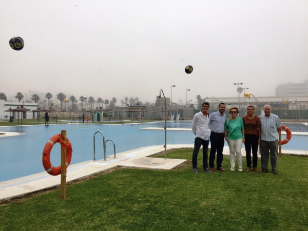 El alcalde visita la piscina de verano y el Complejo Deportivo Municipal Asunsull