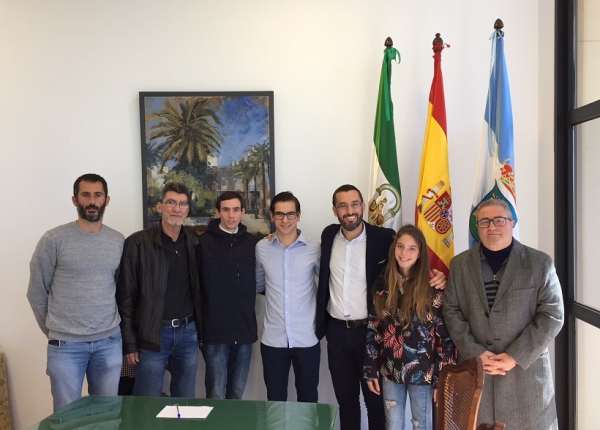 El alcalde de La Línea felicita a deportistas galardonados por la Diputación de Cádiz el pasado enero
