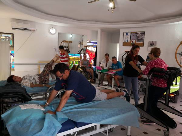 La Asociación de Esclerosis Múltiple del Campo de Gibraltar agradece a Cepsa la ayuda y colaboración recibida