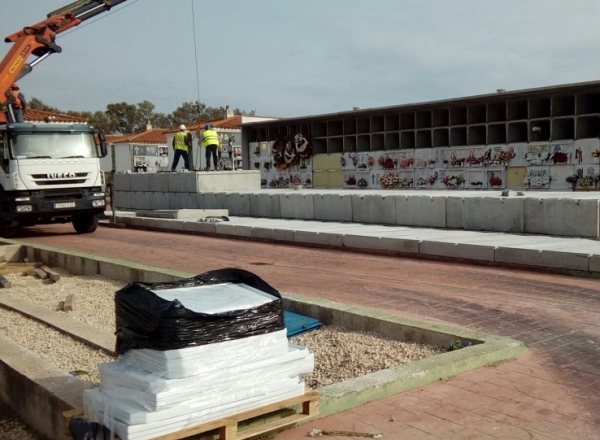 Comienza la construcción de 300 nuevos nichos en el cementerio de San José de La Línea
