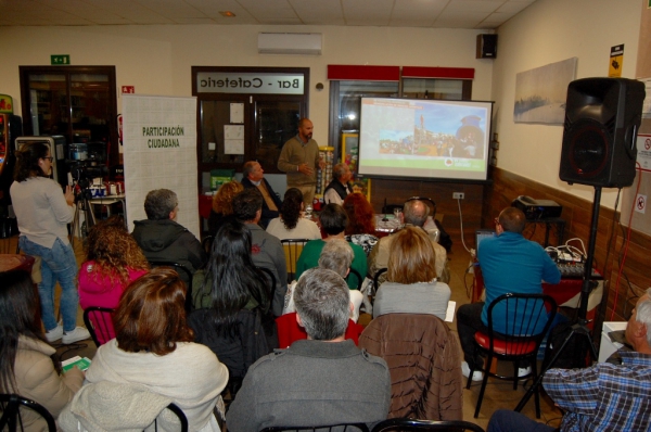 Romero y Alconchel repasan la situación del Ayuntamiento y presentan los proyectos de futuro en la primera de las asambleas vecinales