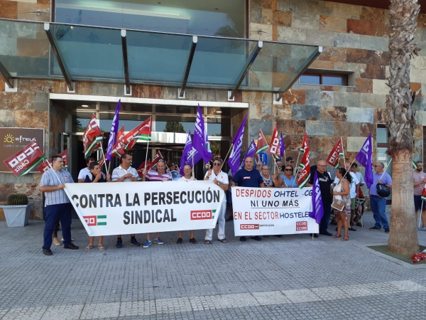 CCOO se sigue movilizando contra los despidos del hotel &quot;Othels Campo de Gibraltar&quot; de La Línea