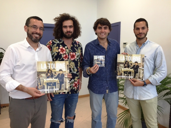 El ayuntamiento apoya al grupo linense ‘La Tourné’ que acaba de publicar su primer disco