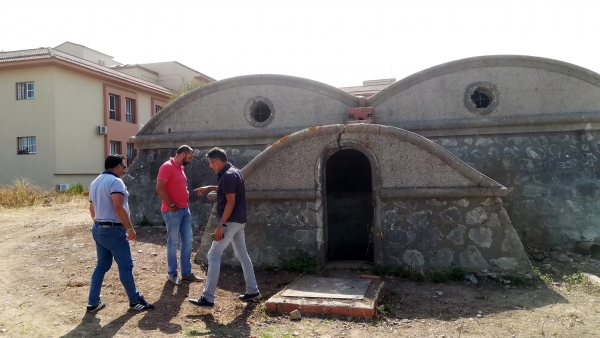 Alconchel supervisa las obras de remodelación del antiguo depósito de agua de Los Barrios