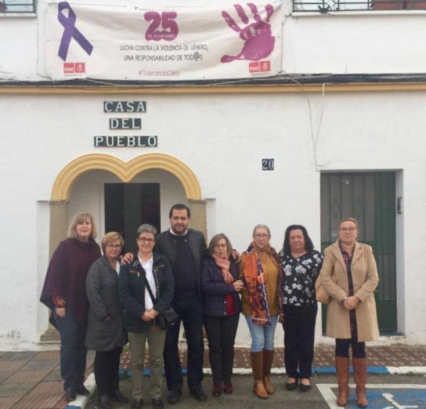 El PSOE de Los Barrios conmemora el 25N con la lectura del manifiesto contra la Violencia de Género