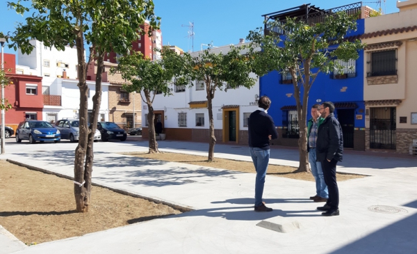 El alcalde de La Línea supervisa la obra de reurbanización de la barriada Miramar-Mondéjar