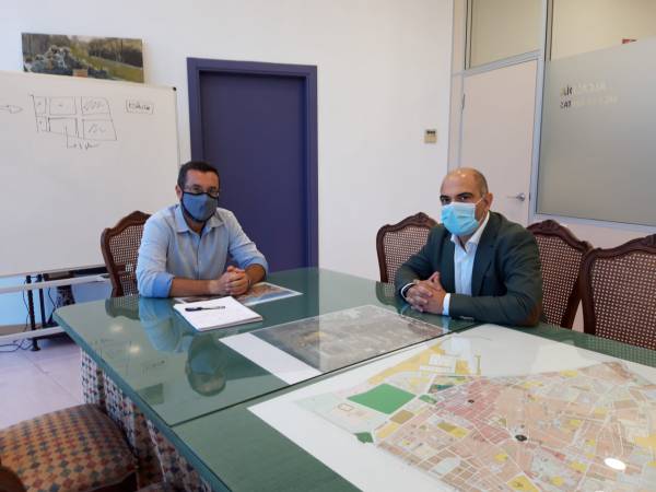 El alcalde de La Línea ha analizado con el diputado provincial de Cooperación Local las inversiones de la institución provincial en la ciudad