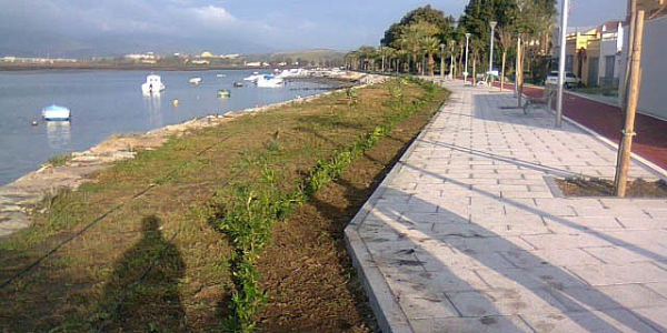 Podemos espera que la segunda fase del paseo marítimo de Palmones no siga los pasos del polideportivo las Marismas