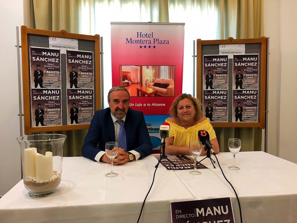 Roldán presenta el cartel del espectáculo de ‘Manu Sánchez’ el 3 de agosto en el hotel Montera