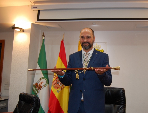 Miguel Alconchel, investido alcalde de Los Barrios