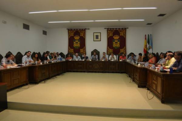 Mañana en La Línea, sesión ordinaria  de pleno con varios asuntos urbanísticos y  cinco mociones de los grupos municipales