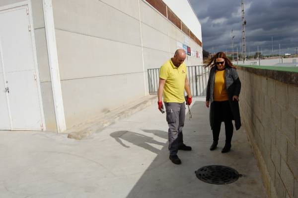 El Ayuntamiento inicia en Los Cortijillos una campaña preventiva de desratización en las instalaciones deportivas municipales