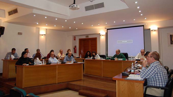 Presentada a la comisión informativa de Pleno la propuesta de nombrar ‘persona non grata’ al alcalde de San Roque, Juan Carlos Ruiz Boix