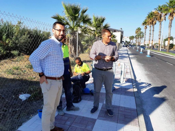El alcalde ha visitado las obras de pavimentación del acerado en la Avenida Cartagena