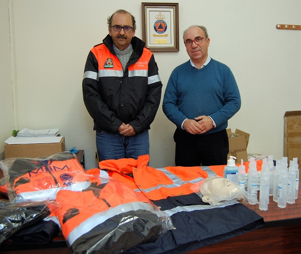 El Ayuntamiento de Los Barrios entrega nuevo material a la agrupación local de Protección Civil