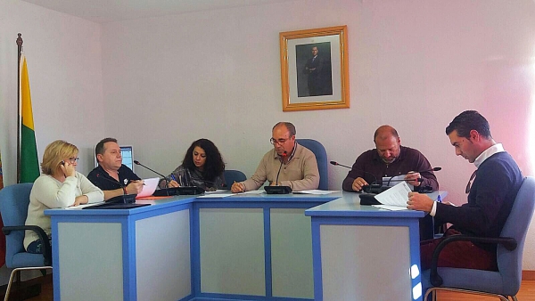 Gómez repasa en el pleno de la Junta Municipal de Distrito los últimos proyectos ejecutados en Palmones