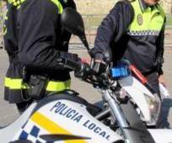 La Policía local se incauta en dos operaciones  de 2.500 cajetillas de tabaco de contrabando por valor de diez mil euros