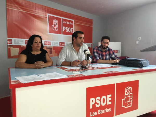 Los socialistas agradecen a C’s y Los Barrios Sí Se Puede (UP) la suspensión de la campaña por la muerte de Rubalcaba