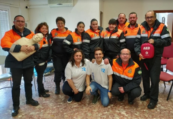 Voluntarios de Protección Civil de Los Barrios reciben un curso sobre soporte vital básico y uso de desfibrilador externo automatizado