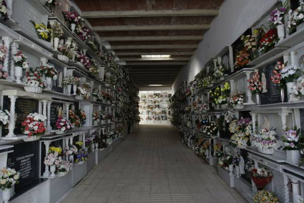 Domínguez anuncia la ampliación del horario de los cementerios municipales de Los Barrios