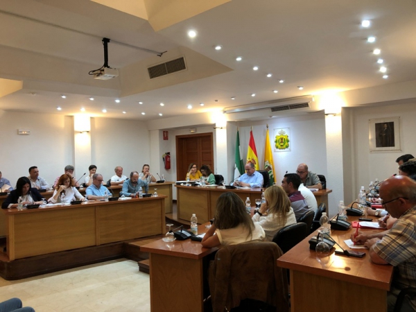 El Pleno aprueba por unanimidad de todos los grupos de la Corporación el convenio del personal laboral del Ayuntamiento de Los Barrios