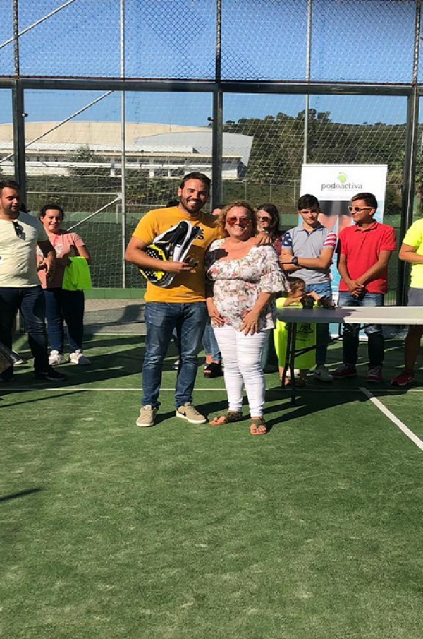 Roldán entrega los premios del II Torneo de Pádel de la Hermandad del Medinaceli