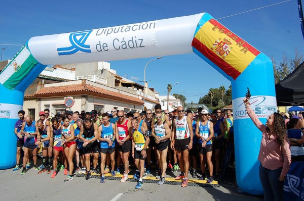Más de 450 atletas disfrutan de la XI Carrera Popular Villa de Los Barrios