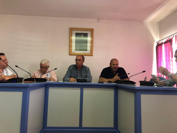 Gómez repasa en el Pleno de la Junta Municipal de Distrito temas como el proyecto del paseo marítimo y la temporada de playas en Palmones