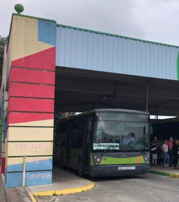 Gómez anuncia el restablecimiento del servicio urbano de transportes de Los Barrios, que se ha  visto interrumpido  por causas ajenas al Ayuntamiento