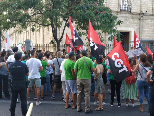 El sindicato CGT denuncia ante la inspección educativa ratios ilegales en el IES Cornelio Balbo de Cádiz
