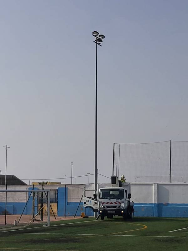 Ejecutados trabajos de mantenimiento en el campo de fútbol Izaguirre de La Línea