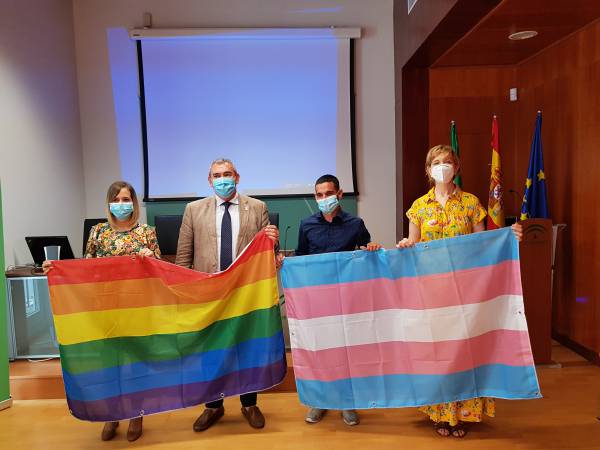 ‘Orgullo de ti’, la campaña más solidaria de la Junta por el día del Orgullo LGTBI