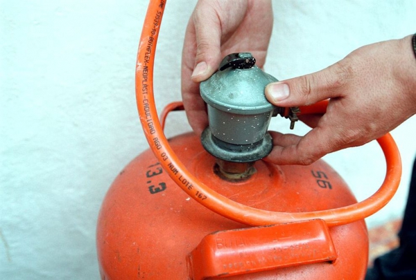 Consumo Los Barrios alerta de los fraudes con la revisión del gas en domicilios