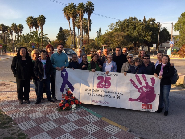 El PSOE de Los Barrios homenajea a las víctimas de la violencia de género con motivo del 25-N
