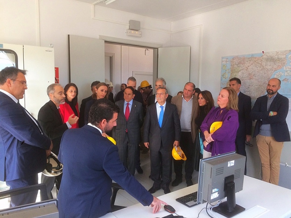 Romero firma un convenio con Red Eléctrica Española para la financiación de la nueva señalización del centro BTT de Los Barrios