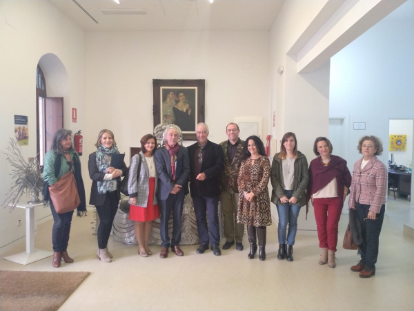 Participantes en una jornada sobre gestión cultural visitan el Museo Cruz Herrera