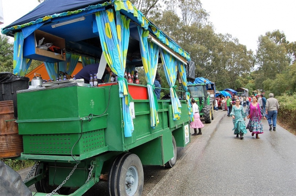 Festejos Los Barrios informa a los carreteros de la Romería de San Isidro de la entrada en vigor en 2018 de la ordenanza sobre las medidas de las carretas