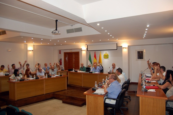 El Pleno aprueba el convenio de colaboración con IFECA para recuperar las ferias en el municipio
