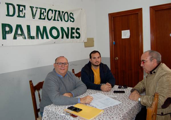 Pérez Cumbre y Gómez muestran el apoyo y la colaboración del Ayuntamiento al proyecto teatral de la ‘Pasión de Cristo’ en Palmones