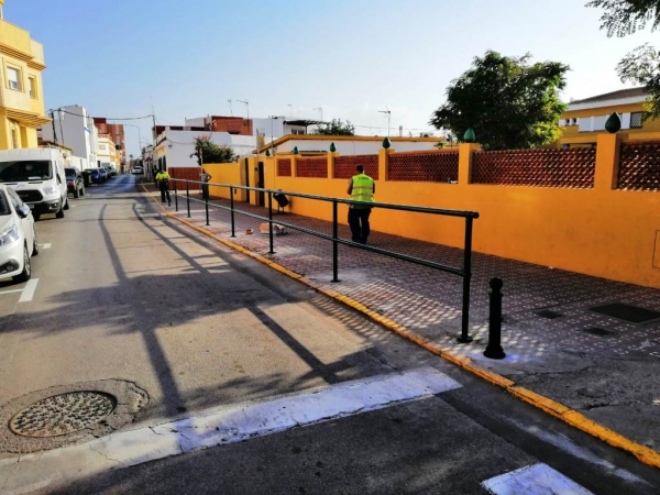 Educación acomete obras de adaptación en los accesos y estacionamientos del colegio Gibraltar