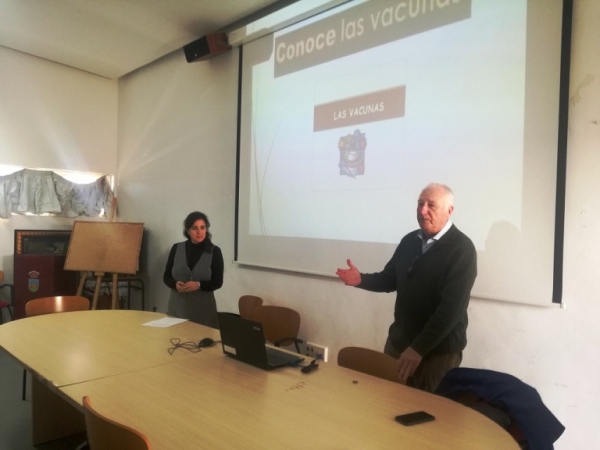 Jornada de información en La Línea sobre las campañas de vacunación orientada a la comunidad gitana