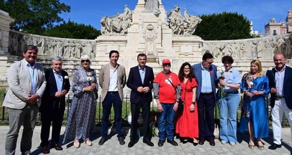 Cádiz homenajea en su día a los donantes  de la provincia que han permitido 48 trasplantes renales en Puerta del Mar en lo que va de año
