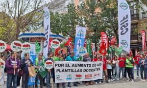 Los sindicatos de la enseñanza pública se movilizan y exigen a la Junta que retome el diálogo para incrementar las plantillas docentes en Andalucía
