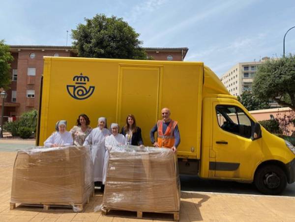 Nueva ayuda humanitaria de empleados y empleadas de Correos a las Hermanitas de los Pobres de Málaga